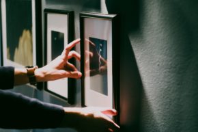Read more about the article How To Hang Pictures